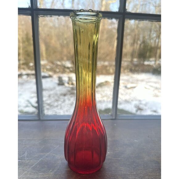 VINTAGE MID CENTURY MODERN 8-3/4" TALL AMBERINA COLOR GLASS BUD VASE - Picture 2 of 8